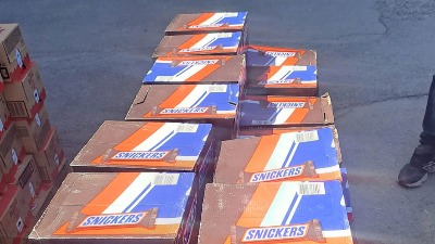 SLATKA ZAPLENA Policija oduzela desetine hiljada čokoladica (FOTO)