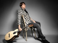 Boris Novković slavi 40 godina karijere uz remix kultnog hita i AI spot!