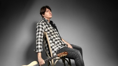 Boris Novković slavi 40 godina karijere uz remix kultnog hita i AI spot!