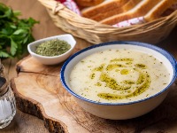 Brzo "jelo na kašiku": Bela čorba za 20 minuta