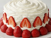 Brza torta sa piškotama i jagodama: Lagana i osvežavajuća