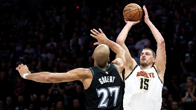 Jokić ostavljen na cedilu, oslabljena Minesota izbacila Denver (FOTO/VIDEO)