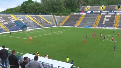 Užasne scene u srpskom fudbalu: Uhapšeni huligani iz Čačka, sa palicama i noževima upali među običnu publiku