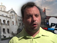 "Smeta im sve pravoslavno, ovo je udar na SPC": Teolog napao Milana Bukvića zbog Štrumpfova i sveštenika!