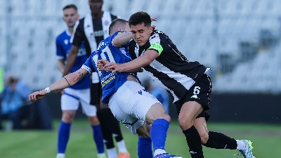 Partizan preživeo dramu u Humskoj protiv Novog Pazara: Ugrešić i Dragojević ostavili crno-bele na 2. mestu (VIDEO)