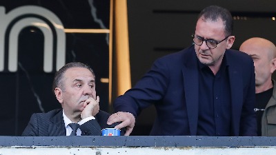 Šta se to dešava u Humskoj? Ljajić i Mijatović u razgovoru, tu je i Lazović, da li je na pomolu pomirenje? (FOTO)