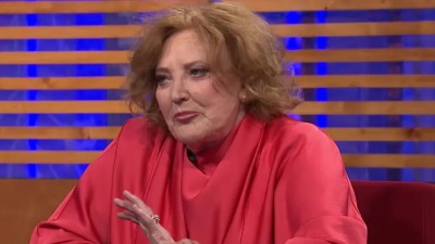 „Htela sam da dignem ruku na sebe“: Tereza Kesovija se u suzama oprostila od publike posle 60 godina karijere