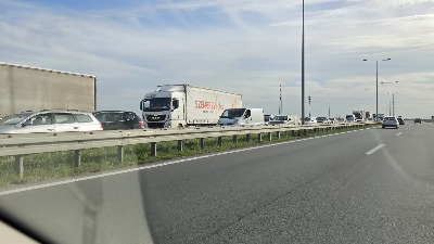 HAOS KAKAV BEOGRAD NIJE (VIDEO): Kolona kod Batajnice 5 km