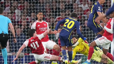 Arsenal prvi finalista Lige šampiona! Saka odveo "tobdžije" u Budimpeštu, Čolu nije prošao "autobus" (VIDEO)