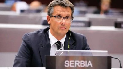 Stiže iz SNS, poslanik je 22 godine, nikad se nije javio za reč, a ima veliko bogatstvo