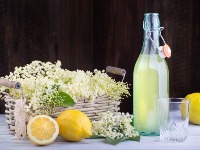 Šokata sirup od zove, limuna i narandže: Najbolji domaći napitak za osveženje i vitamine