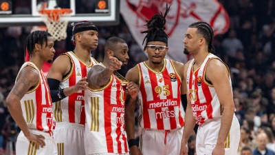 Košarkaš Zvezde se malo zaneo! Primorali su ga da se presvuče (FOTO)