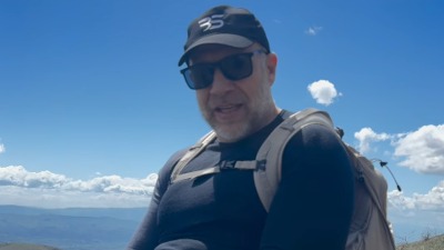 Milan Kalinić otkrio kako je umalo poginuo u avionu: "Zaspao sam tokom leta, sekunde su me delile od smrti"