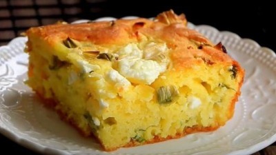 Proja sa sirom, spanaćem i lukom: Mirisni domaći recept inspirisan grčkom kuhinjom