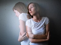 Anksioznost – podstanar 21. veka: Kako da prepoznamo unutrašnji alarm koji ne prestaje