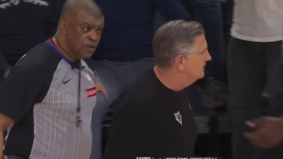 Sve je prštalo na terenu! Sudija hteo da se obračuna sa trenerom Minesote (VIDEO)