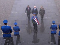 Vučević položio venac na Spomenik Neznanom junaku povodom Dana pobede (FOTO)