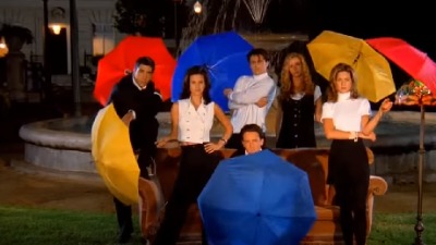 Glumica iz serije "Prijatelji" otkrila da li je tim Ros ili Rejčel: "Promenila sam mišljenje!"