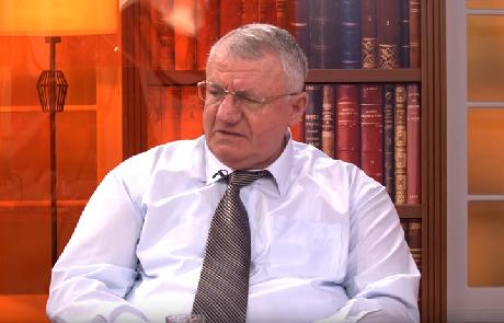 Seksisticki Komentari Vojislava Seselja U Jutarnjem Programu Jovana Mu Odbrusila Film I Tv Direktno
