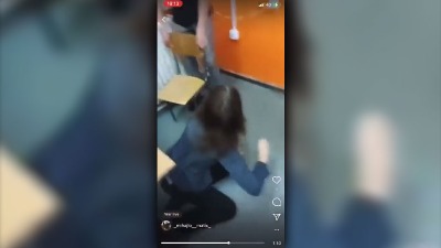 Učenik koji je izmakao stolicu profesorki hteo da se ubije
