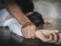 Užas na Zvezdari! Napadač oborio devojku na ulici i pokušao da je siluje
