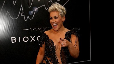 Od nje se ovo nije očekivalo: Poznata pevačica u toplesu