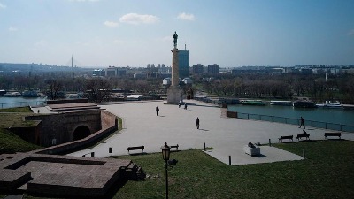 Drama na Kalemegdanu! Devojčica (15) pala sa zidina kod "Pobednika"