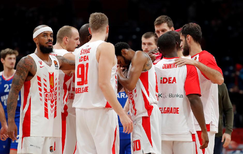 Košarkaši Zvezde dobijaju packe gde god stignu, Foto: Starsport