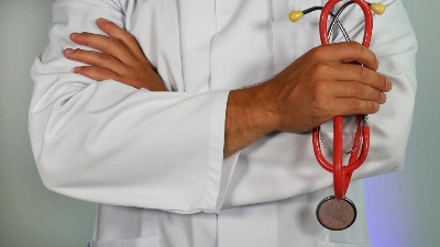 Lekar objavio 10 zlatnih pravila i šokirao pacijente: Jedni se krste, a drugi se hvataju za stomak od smeha