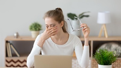 3 simptoma povišenog očnog pritiska! Ovo stanje može da dovede do gubitka vida 3 simptoma povišenog očnog pritiska! Ovo stanje može da dovede do gubitka vida