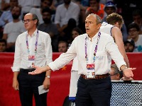 Navijači u neverici: Mesina nije više trener Milana!