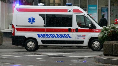 Teška nesreća u Pojatama: Troje povređeno, vozila potpuno uništena (VIDEO)