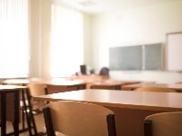 Učenici se danas vraćaju u klupe, ali im uskoro sledi novi raspust