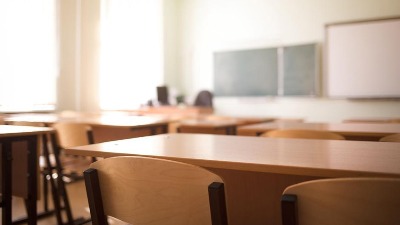 Učenici se danas vraćaju u klupe, ali im uskoro sledi novi raspust