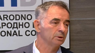 U Zagrebu osvanuli grafiti koji pozivaju na UBISTVO Pupovca