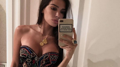 Žena fudbalera odvojena od dece: Zašto ste goveda?! Žena fudbalera odvojena od dece: Zašto ste goveda?!